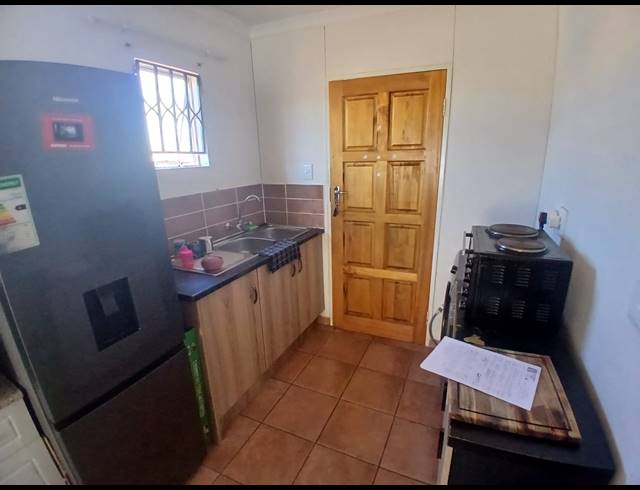 2 BEDROOM HOUSE FOR SALE IN STRETFORD